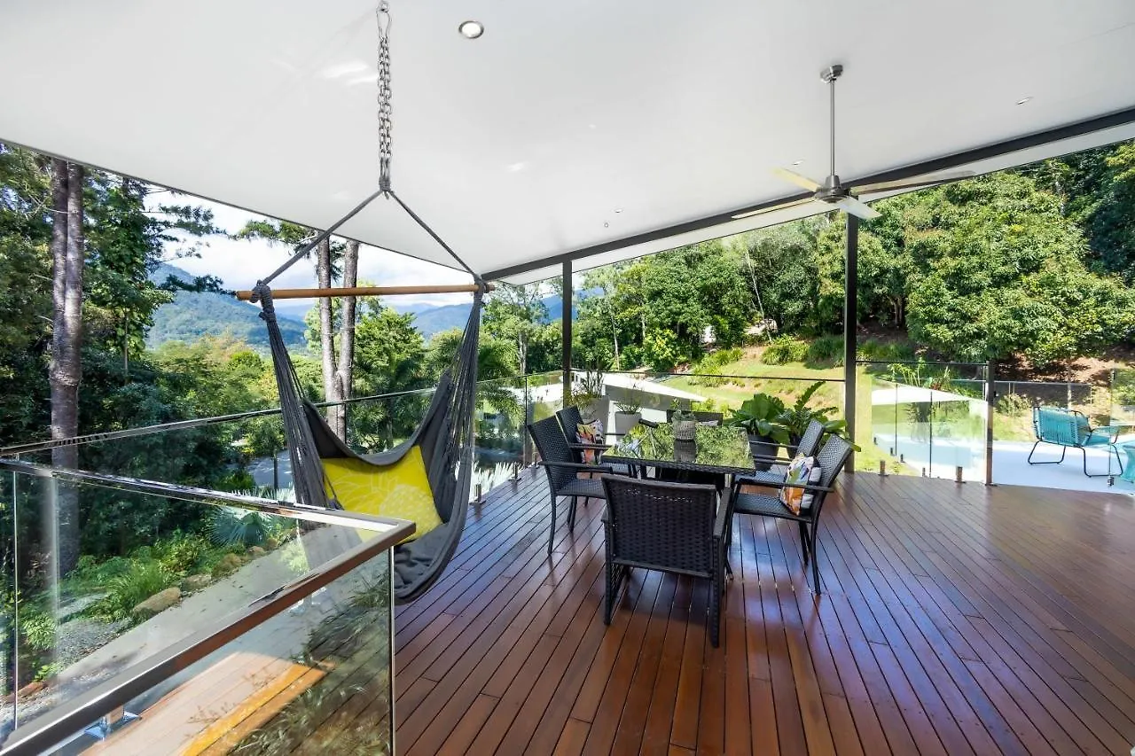 Treetops Retreat Freshwater